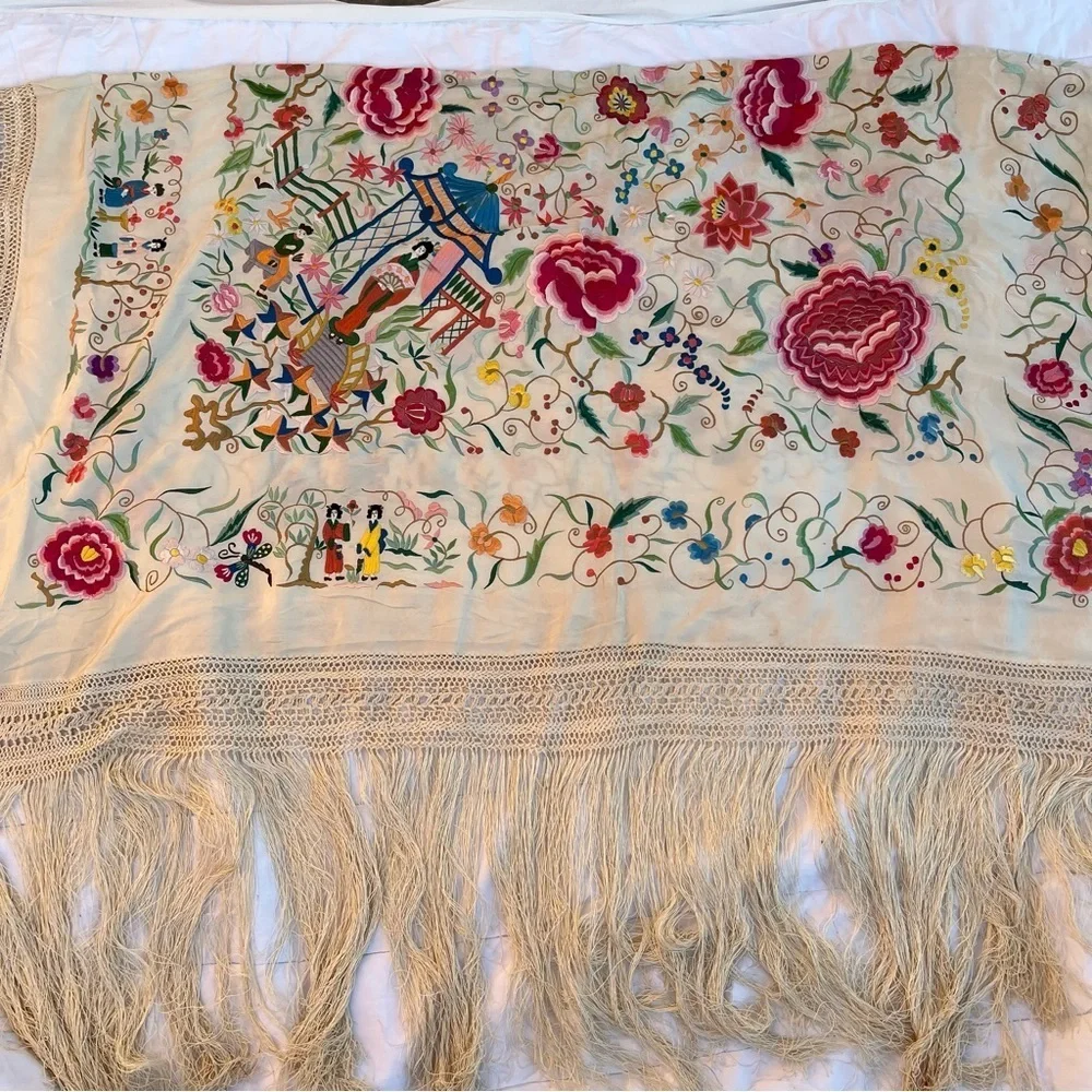 Vintage Japanese Silk Embroidered Manton Manila Piano Shawl